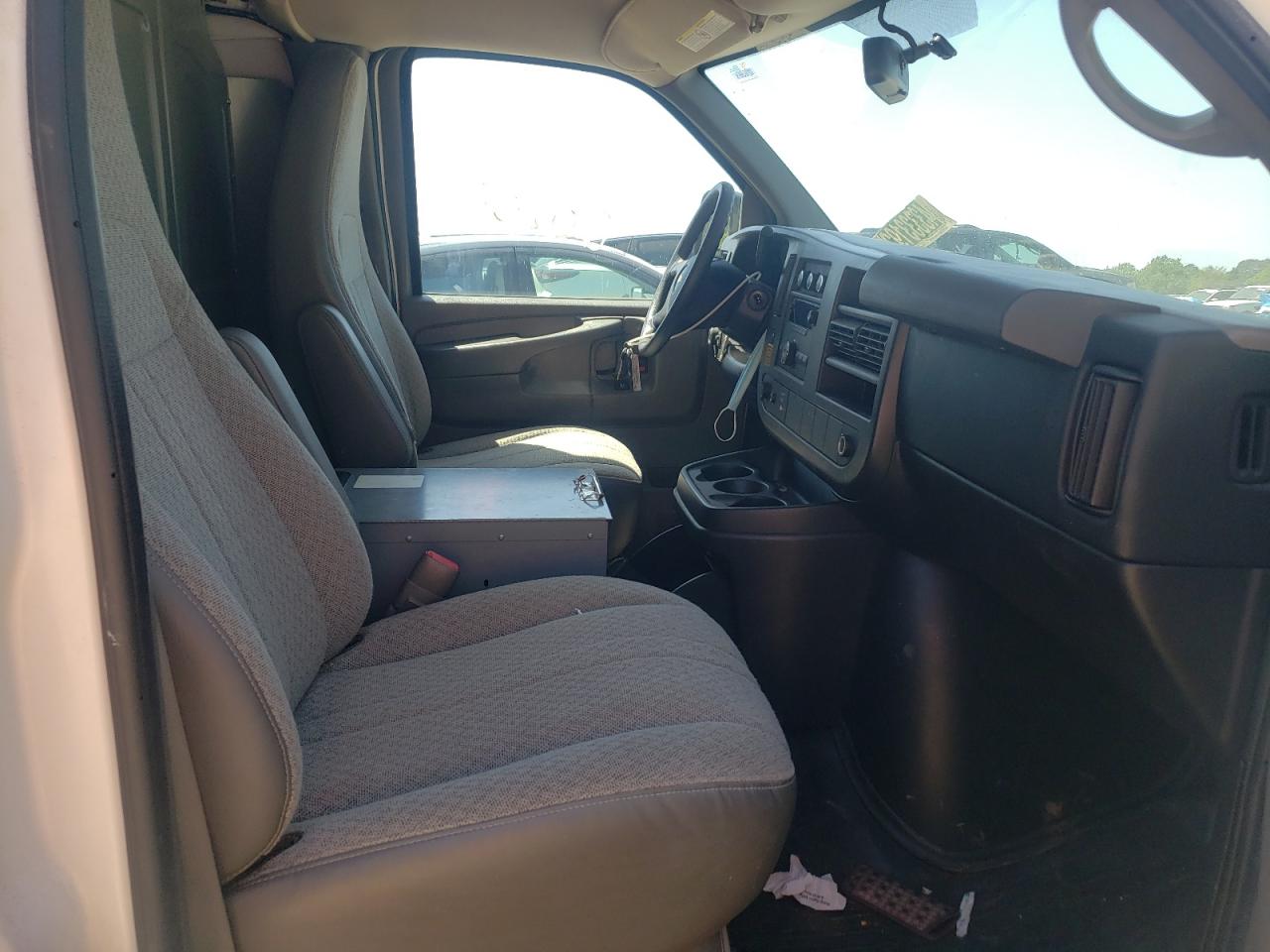 Photo 5 from auction – 2014 CHEVROLET EXPRESS G3 with VIN 1GCZGTCAXE1208168