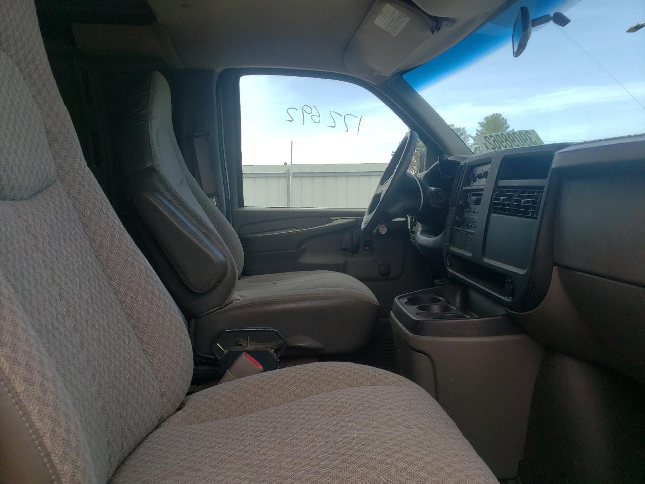 Photo 5 from auction – 2007 CHEVROLET EXPRESS G2 with VIN 1GCGG25U071112965