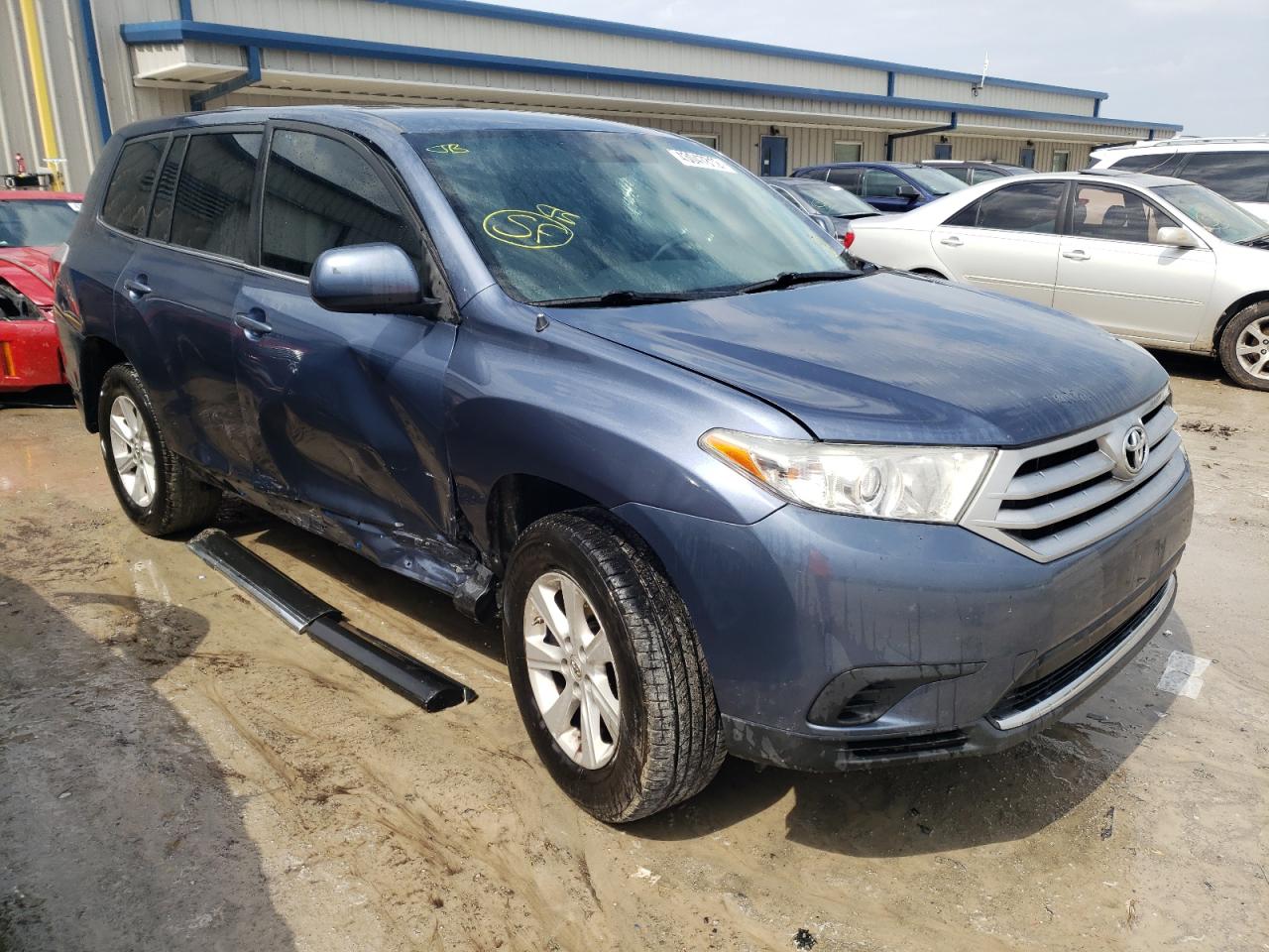 TOYOTA HIGHLANDER 2011 with VIN 5TDZK3EH3BS047542 - Photo from auction