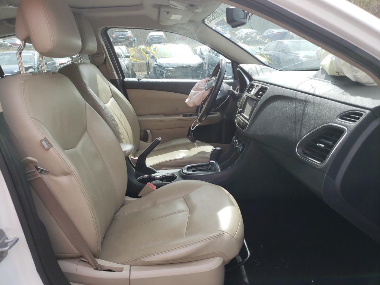 Photo 5 from auction – 2012 CHRYSLER 200 LIMITE with VIN 1C3CCBCG3CN146462
