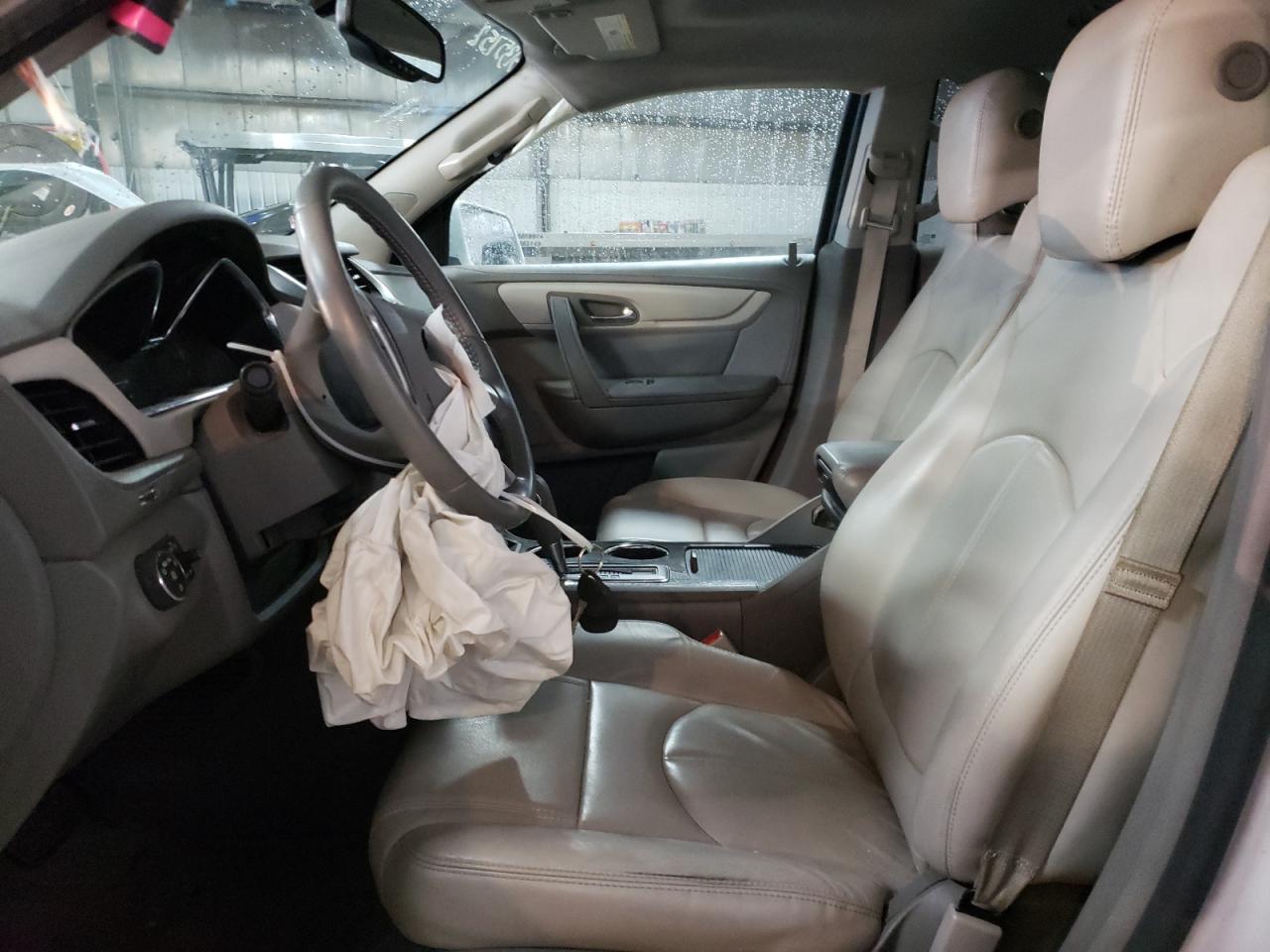 Photo 5 from auction – 2016 CHEVROLET TRAVERSE L with VIN 1GNKRHKD4GJ240242