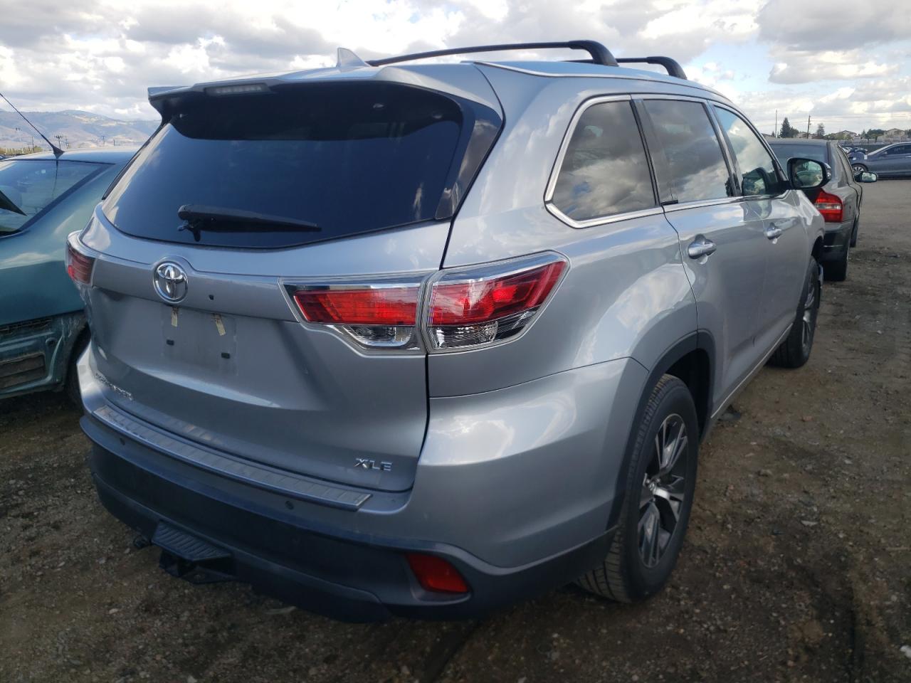Photo 4 from auction – 2016 TOYOTA HIGHLANDER with VIN 5TDKKRFH7GS129316