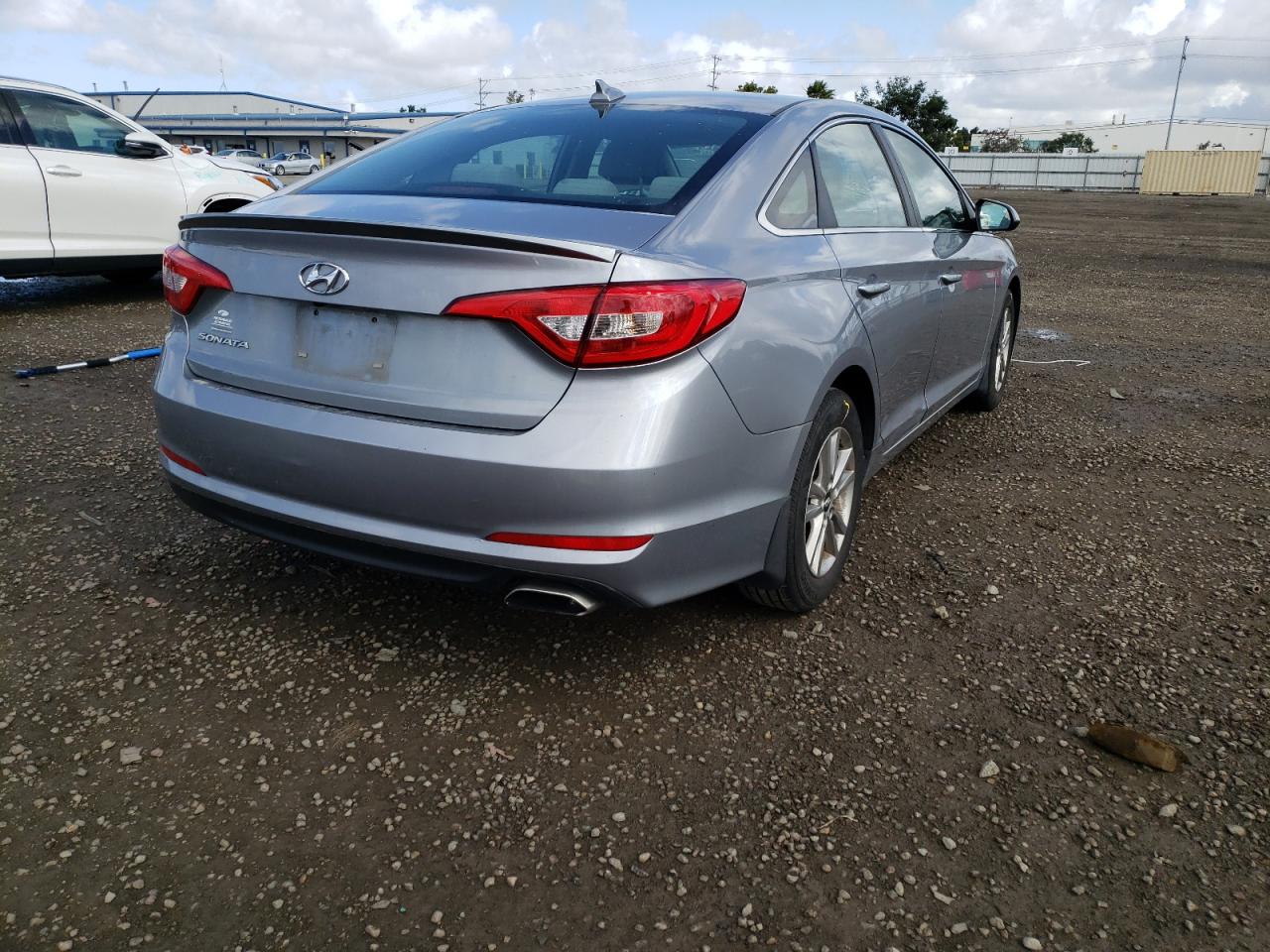 Photo 4 from auction – 2016 HYUNDAI SONATA SE with VIN 5NPE24AF2GH292290