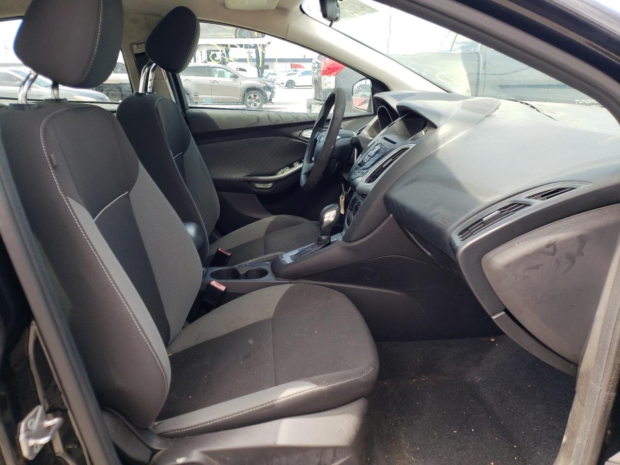 Photo 5 from auction – 2012 FORD FOCUS SE with VIN 1FAHP3F21CL167243