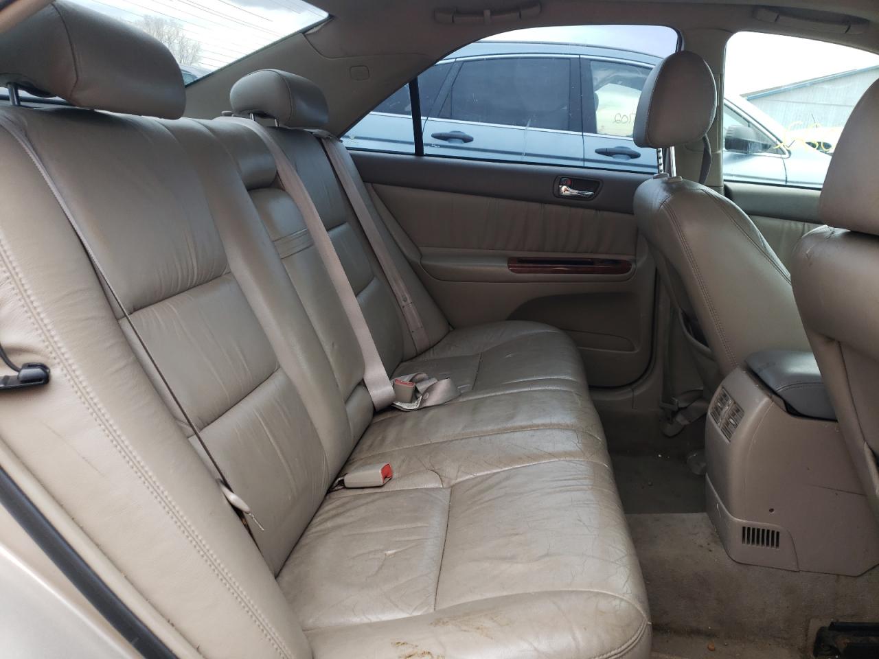 Photo 6 from auction – 2003 TOYOTA CAMRY LE with VIN 4T1BE30K83U671017