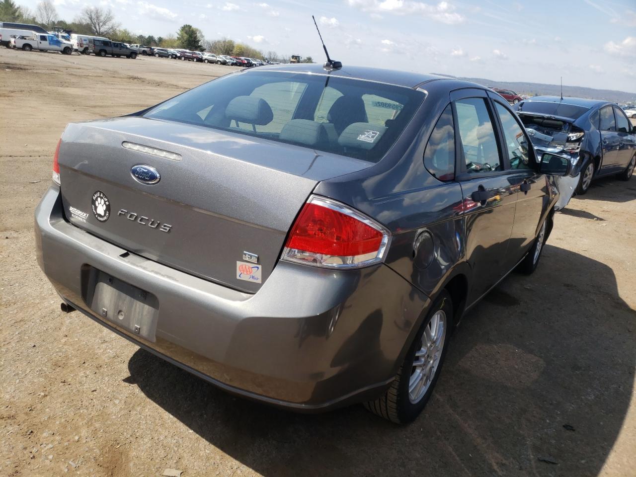 Photo 4 from auction – 2010 FORD FOCUS SE with VIN 1FAHP3FNXAW112070