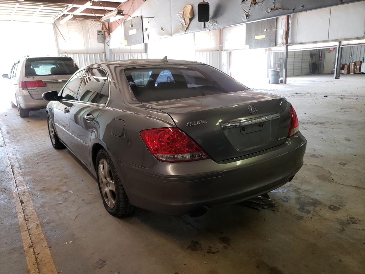 Photo 3 from auction – 2005 ACURA RL with VIN JH4KB16505C005571