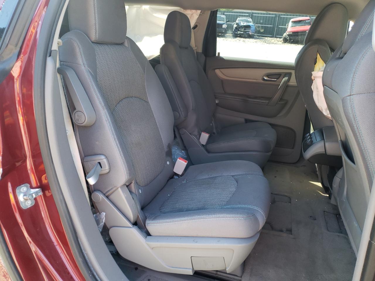 Photo 6 from auction – 2016 CHEVROLET TRAVERSE L with VIN 1GNKVGKD6GJ106404