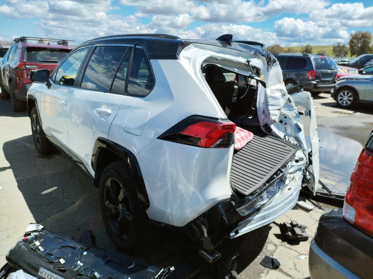 Photo 3 from auction – 2021 TOYOTA RAV4 XSE with VIN 2T3E6RFV9MW010992