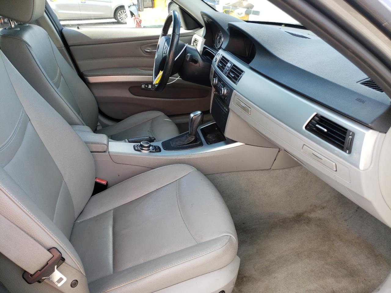 Photo 5 from auction – 2011 BMW 328 I SULE with VIN WBAPH5C5XBA442614