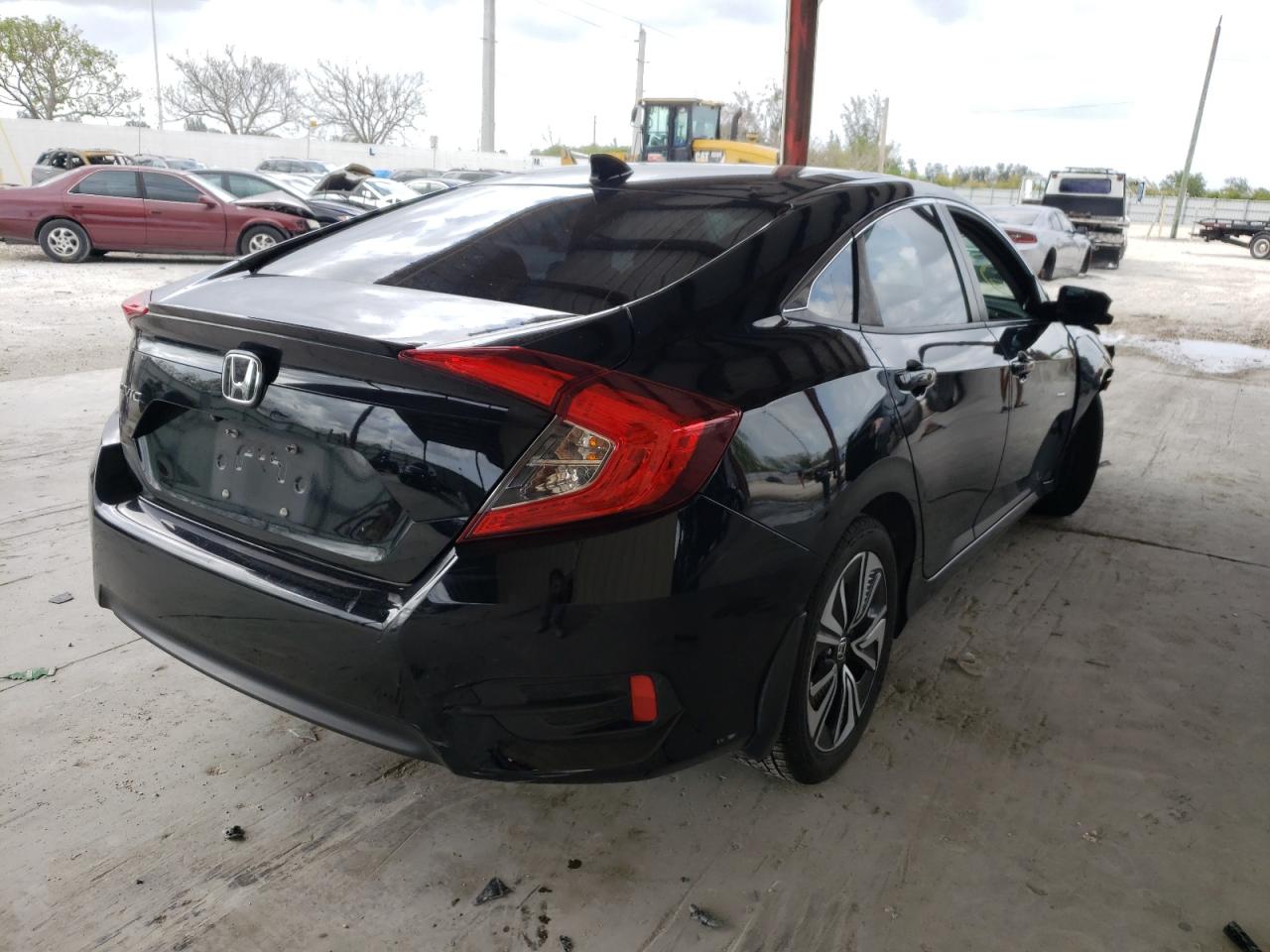 Photo 4 from auction – 2017 HONDA CIVIC EX with VIN 19XFC1F30HE005338
