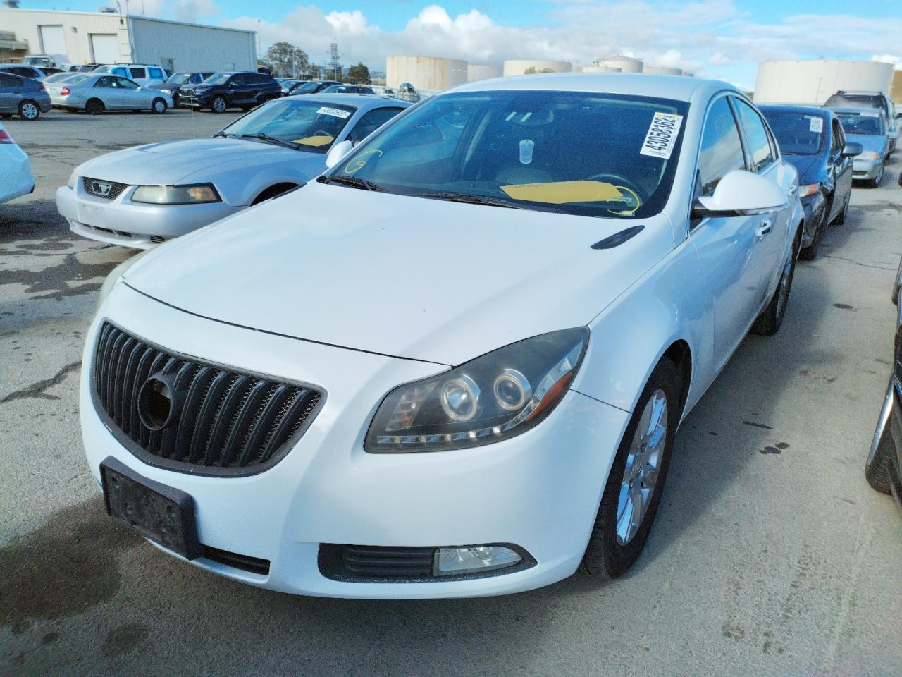 Photo 2 from auction – 2013 BUICK REGAL PREM with VIN 2G4GS5ER4D9225199