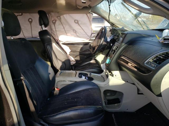 Photo 5 from auction – 2014 CHRYSLER TOWN & COU with VIN 2C4RC1CG9ER328754