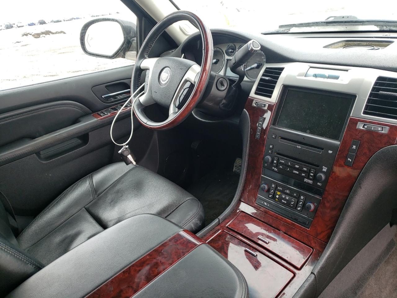 Photo 9 from auction – 2010 CADILLAC ESCALADE L with VIN 1GYUKBEF1AR264646
