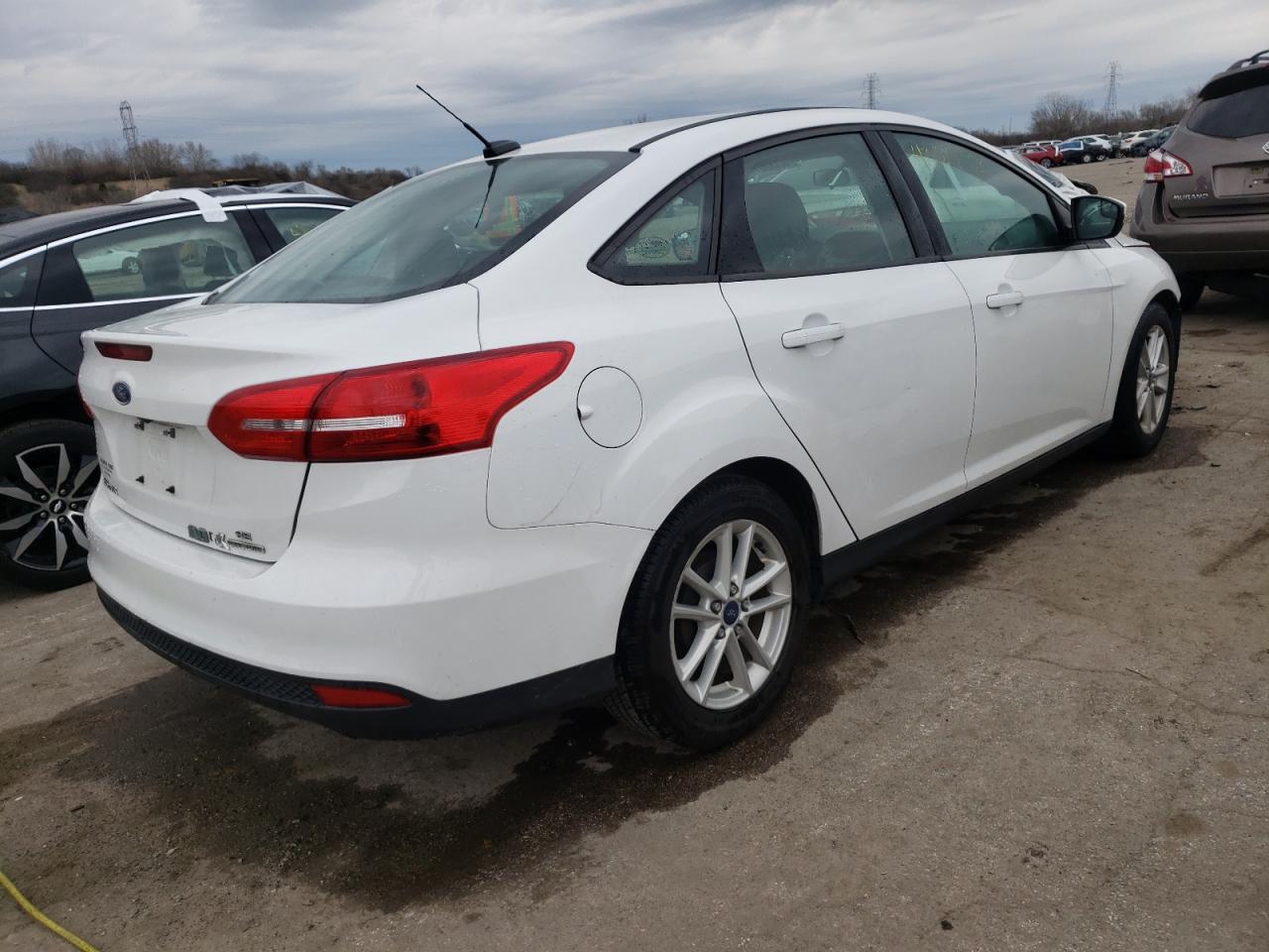 Photo 4 from auction – 2015 FORD FOCUS SE with VIN 1FADP3F23FL366667