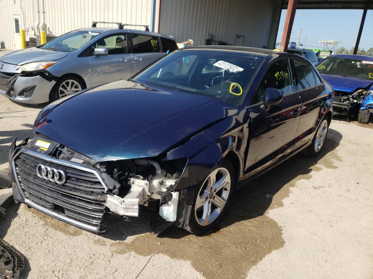 Photo 2 from auction – 2017 AUDI A3 PREMIUM with VIN WAUAUGFF6H1044553
