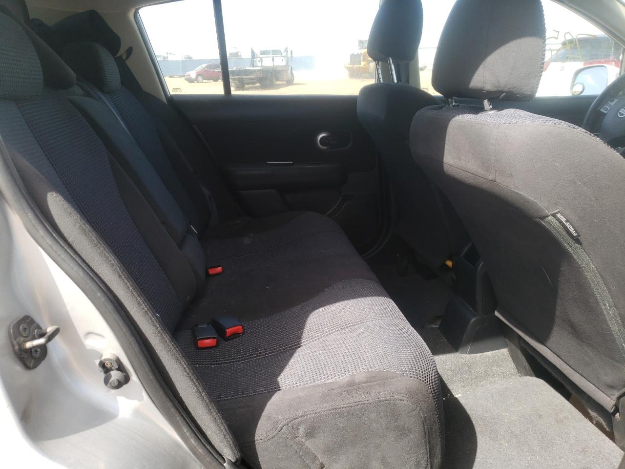 Photo 6 from auction – 2010 NISSAN VERSA S with VIN 3N1BC1CP1AL465862