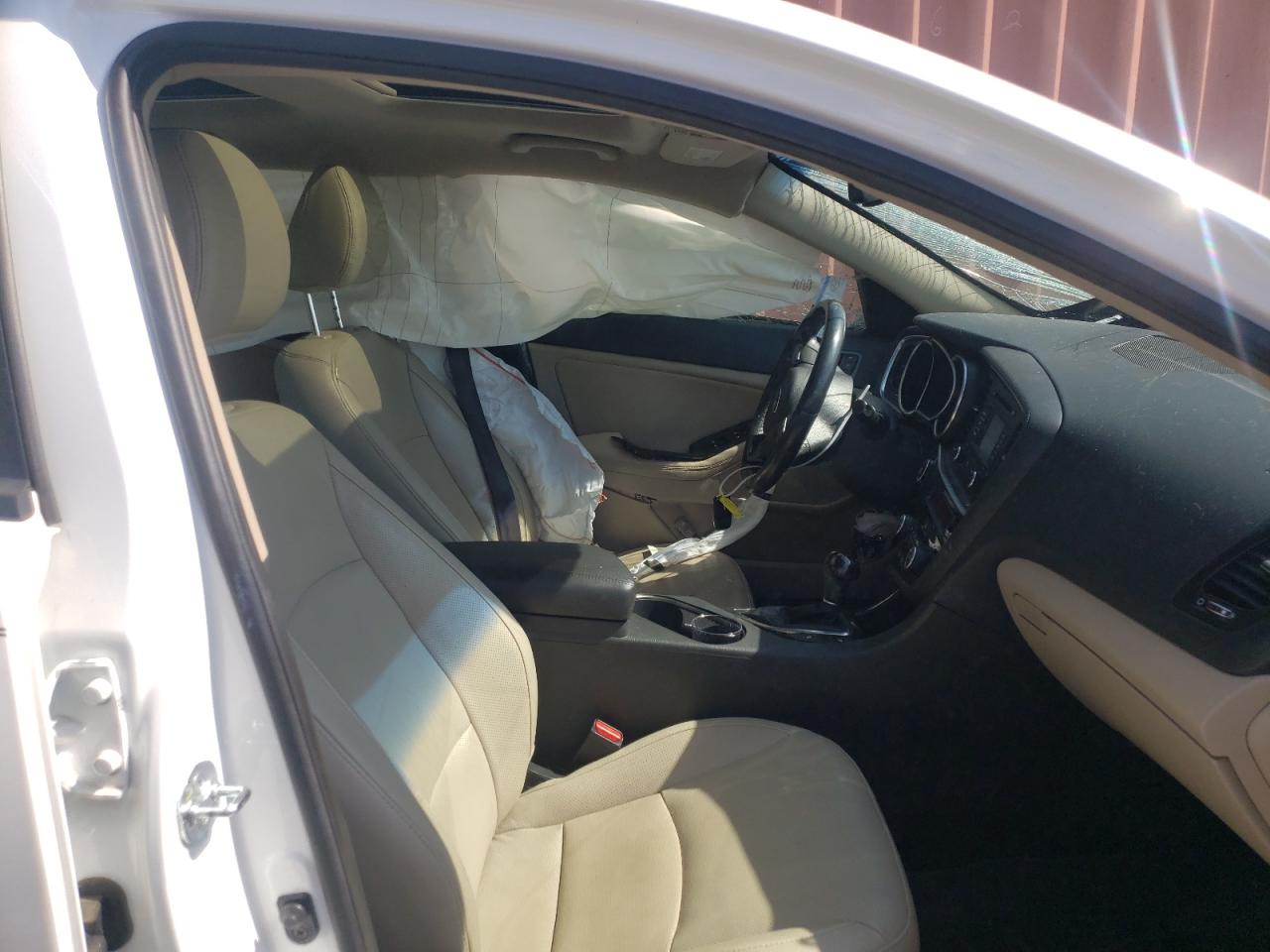 Photo 5 from auction – 2015 KIA OPTIMA EX with VIN 5XXGN4A77FG380268