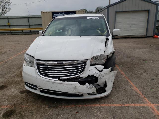 Photo 9 from auction – 2016 CHRYSLER TOWN & COU with VIN 2C4RC1BG9GR197720
