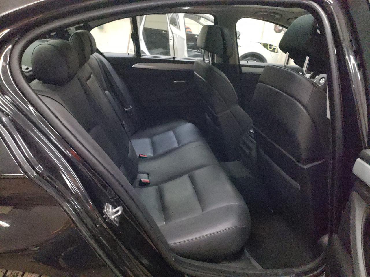صورة رقم 6 من المزاد - 2011 BMW 550 XI مع VIN WBAFU9C56BC784001