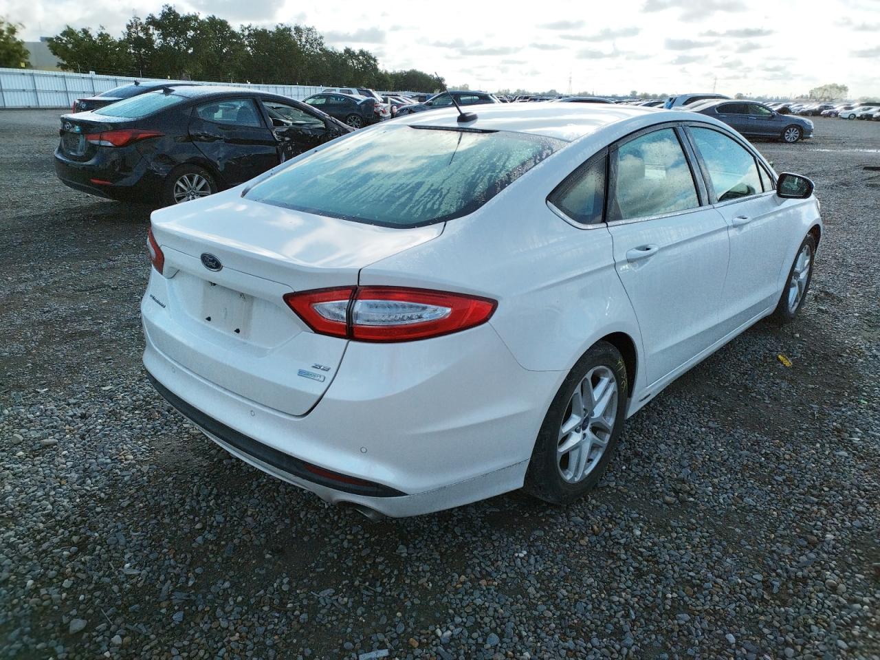 Photo 4 from auction – 2015 FORD FUSION SE with VIN 3FA6P0HD8FR214830