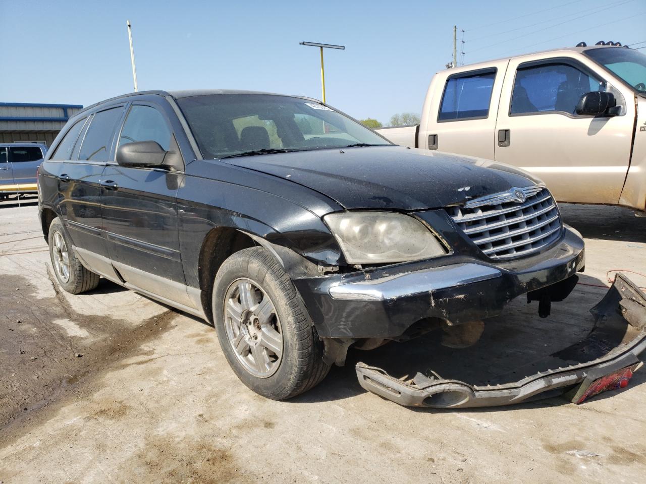 CHRYSLER PACIFICA T 2005 with VIN 2C8GM68405R673864 - Photo from auction