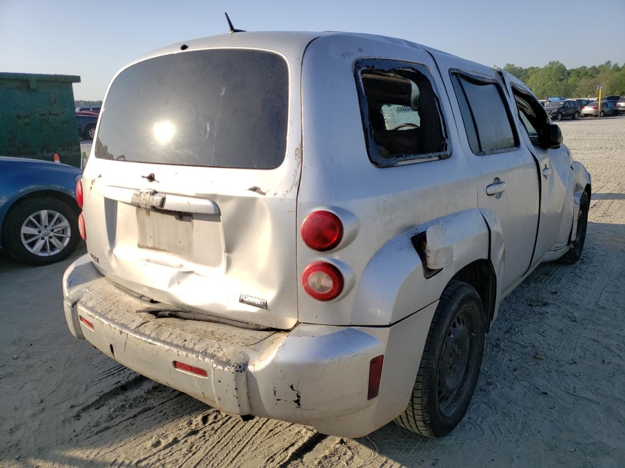 Photo 4 from auction – 2011 CHEVROLET HHR LS with VIN 3GNBAAFW0BS638257