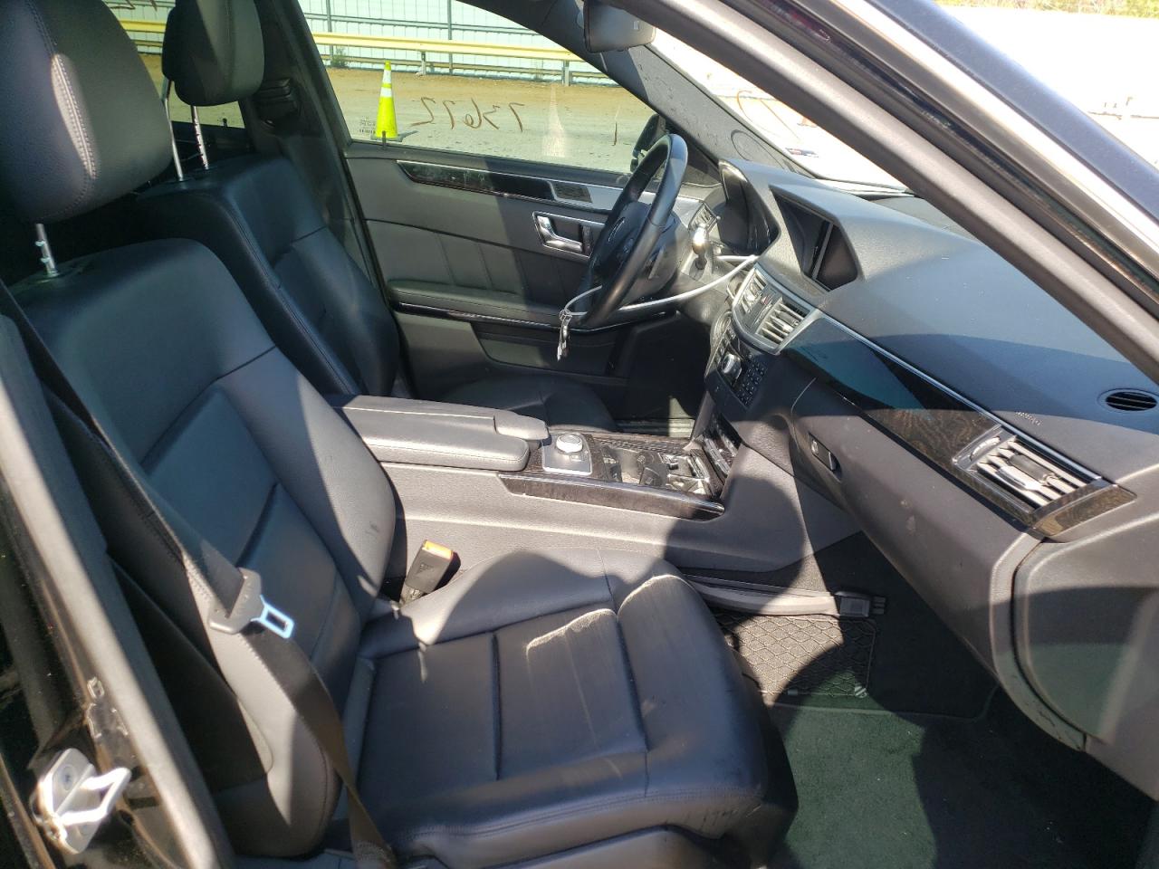 Photo 5 from auction – 2011 MERCEDES-BENZ E 350 with VIN WDDHF5GB6BA351469