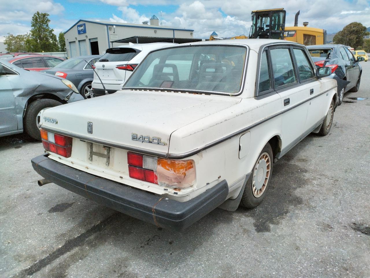 Photo 4 from auction – 1990 VOLVO 240 BASE with VIN YV1AA8846L1410379
