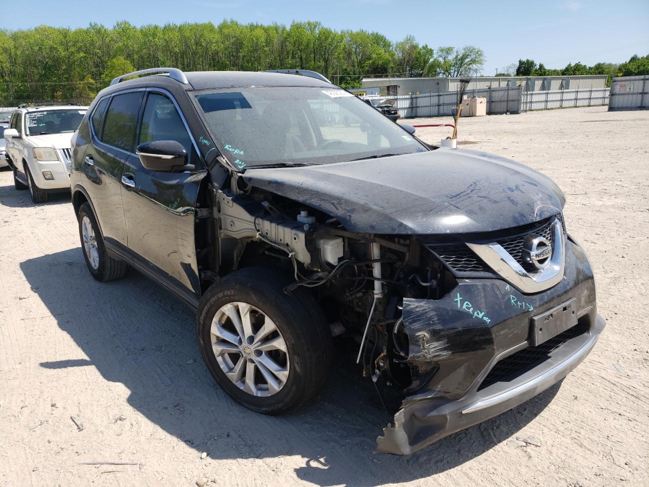 NISSAN ROGUE S 2015 with VIN KNMAT2MT2FP530031 - Photo from auction