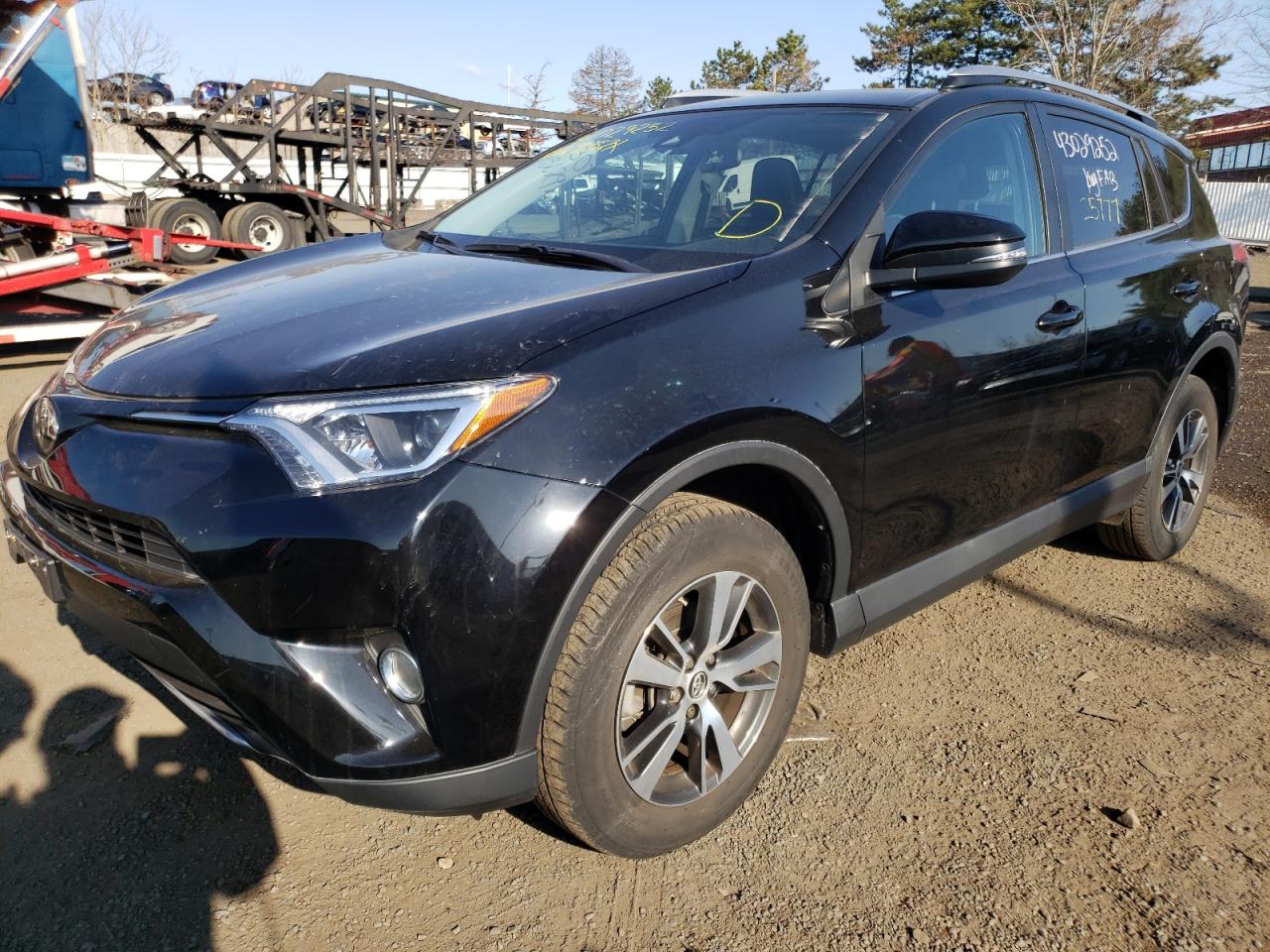Photo 2 from auction – 2018 TOYOTA RAV4 ADVEN with VIN 2T3RFREV7JW847514