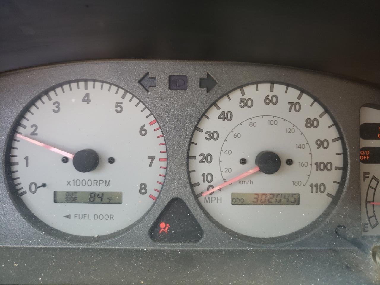 Photo 8 from auction – 1998 TOYOTA COROLLA VE with VIN 2T1BR18E3WC038714