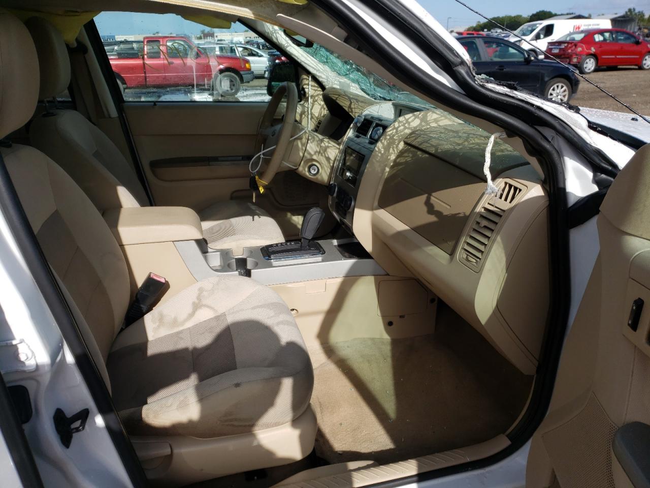 Photo 5 from auction – 2008 FORD ESCAPE XLT with VIN 1FMCU03148KD15305