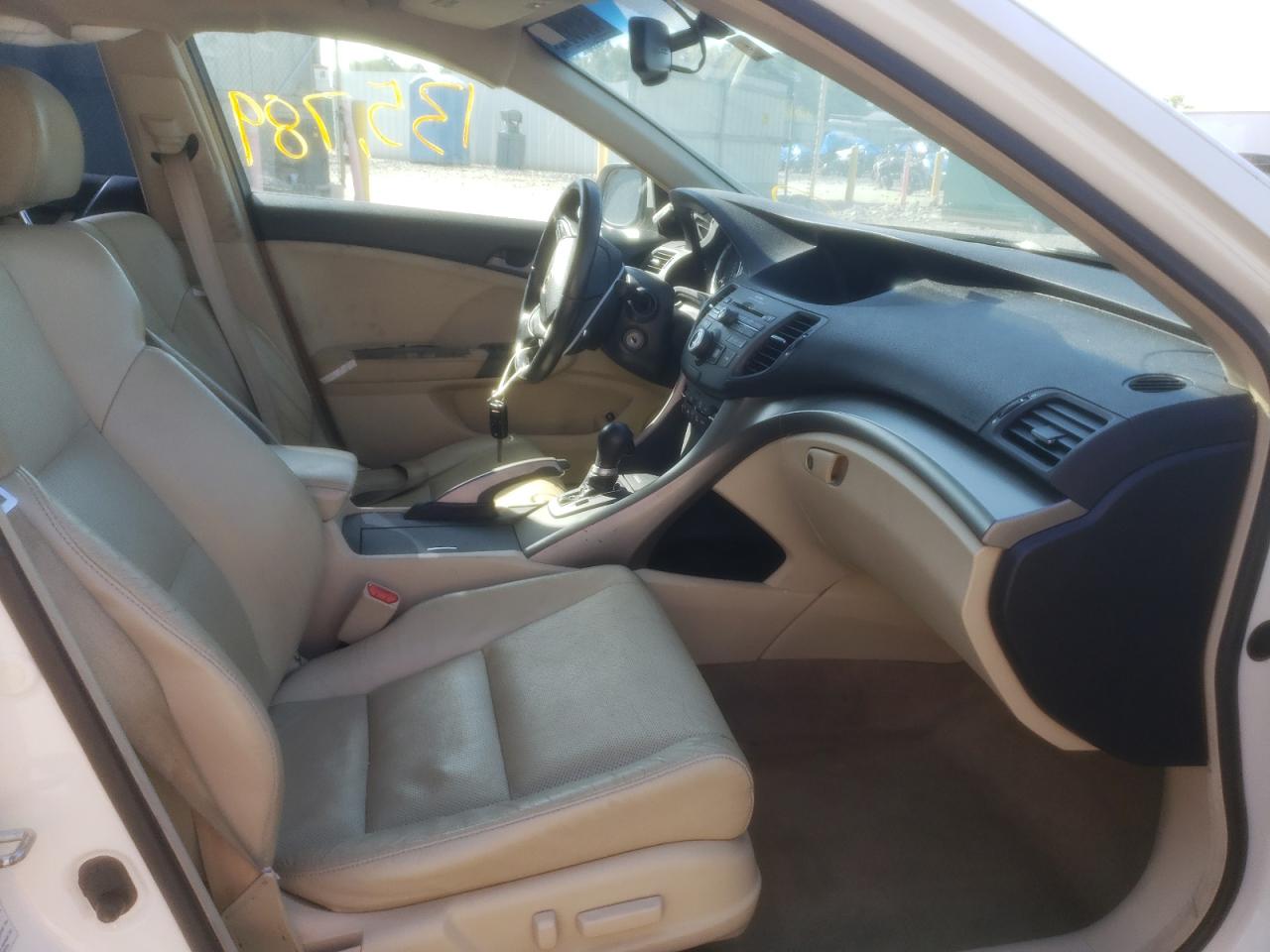 Photo 5 from auction – 2010 ACURA TSX with VIN JH4CU2F67AC008359