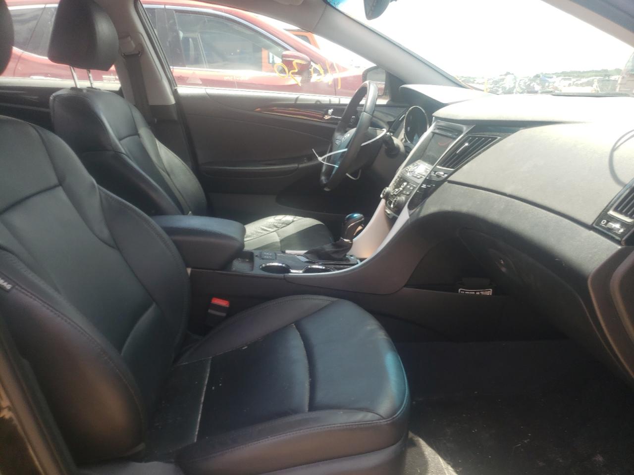 Photo 5 from auction – 2011 HYUNDAI SONATA SE with VIN 5NPEC4AC6BH129850