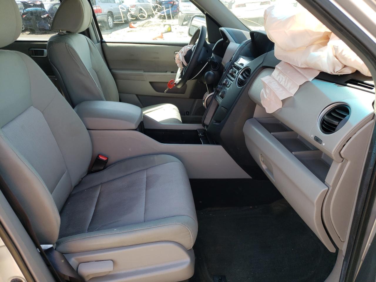 Photo 5 from auction – 2014 HONDA PILOT EX with VIN 5FNYF3H43EB017152