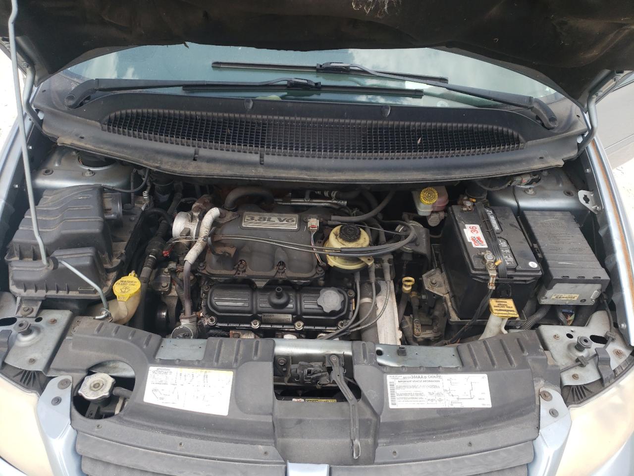 Photo 7 from auction – 2005 DODGE GRAND CARA with VIN 2D8GP44L05R477239