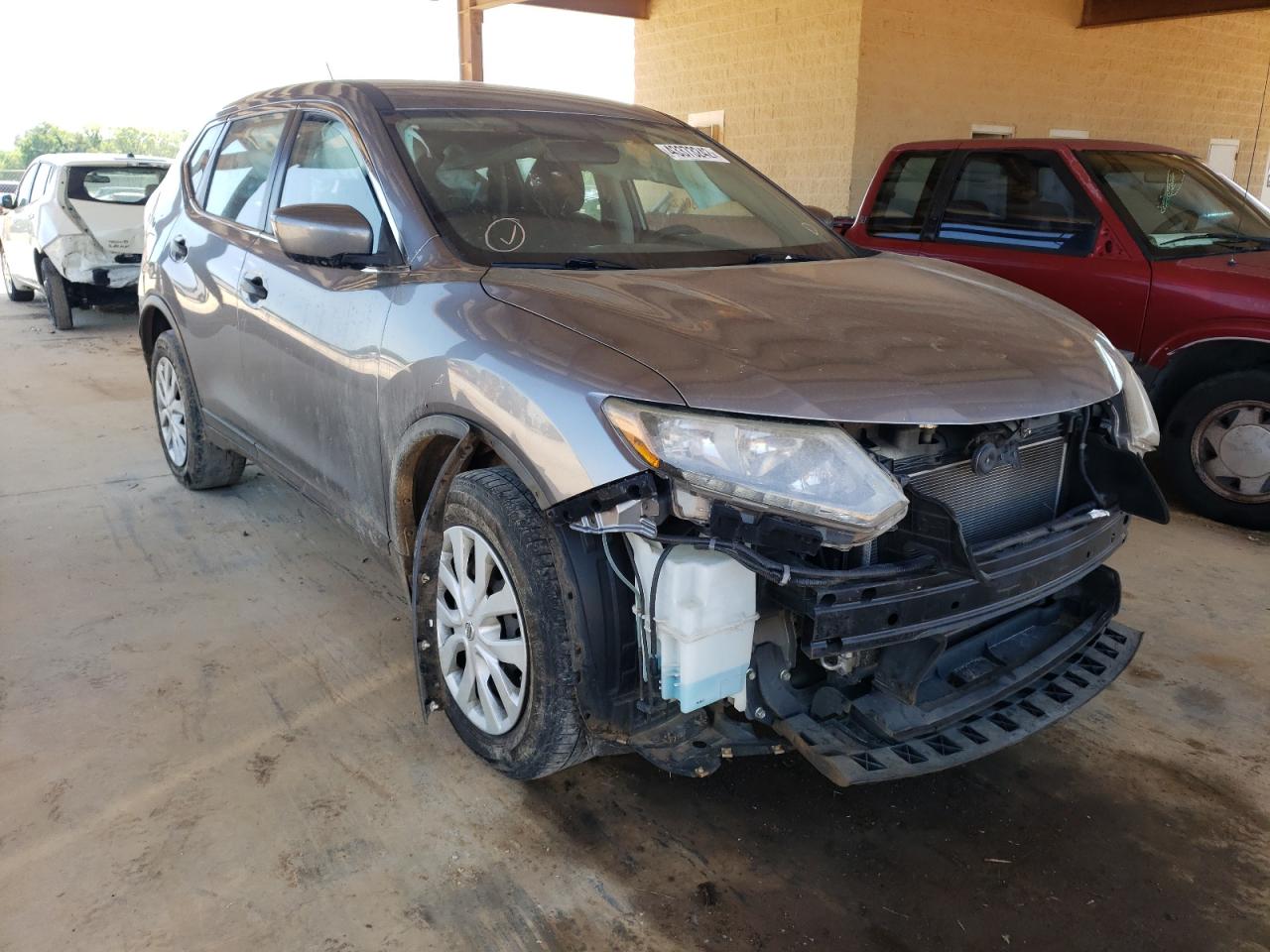 NISSAN ROGUE S 2016 with VIN KNMAT2MT3GP598078 - Photo from auction