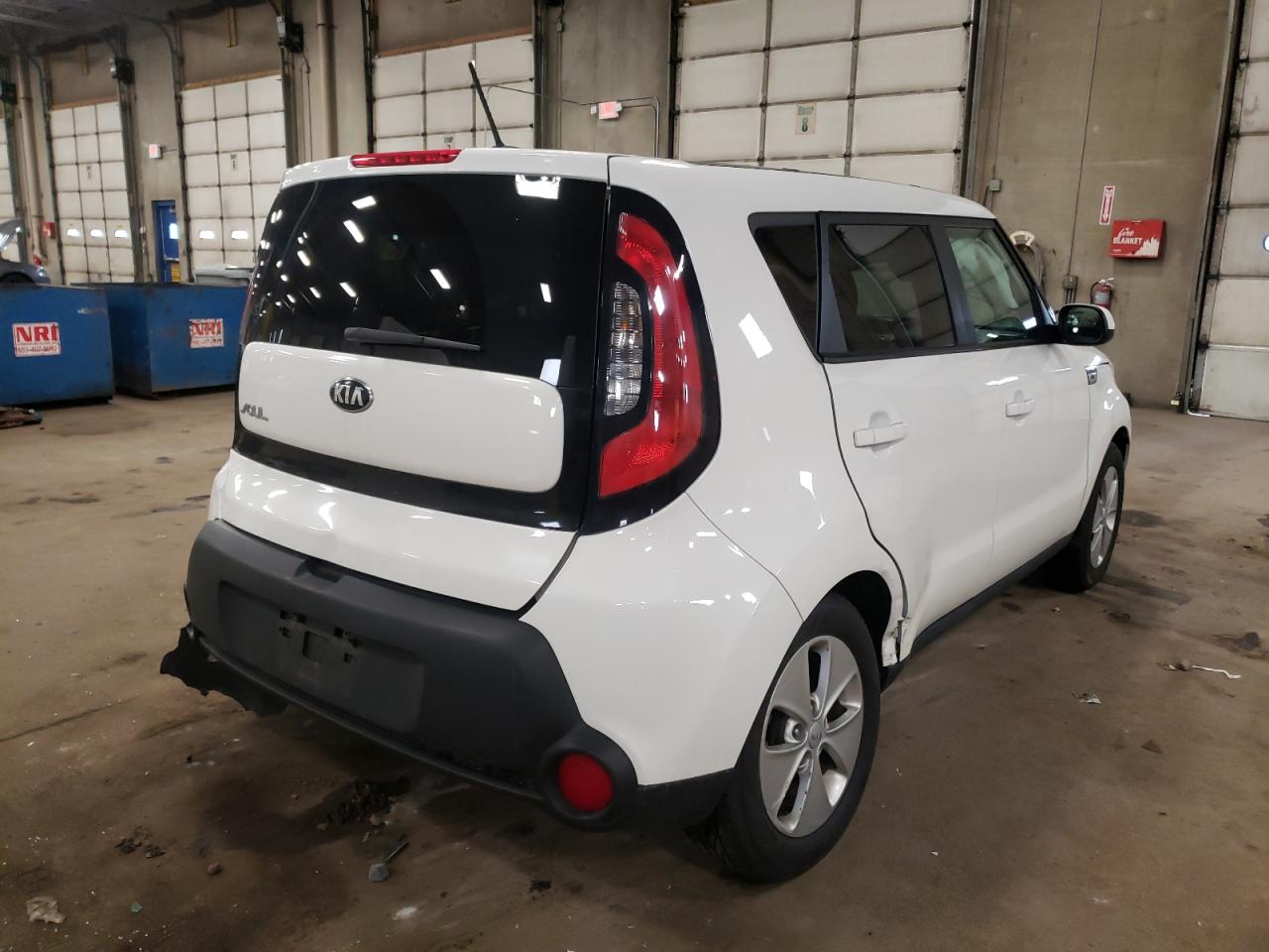 Photo 4 from auction – 2015 KIA SOUL with VIN KNDJN2A21F7782004