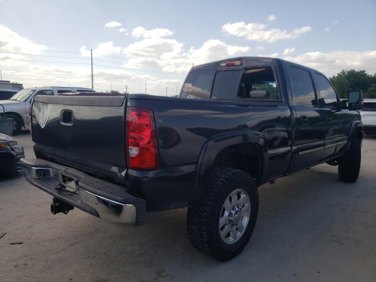 Photo 4 from auction – 2003 CHEVROLET SILVERADO with VIN 1GCHK23U03F190553