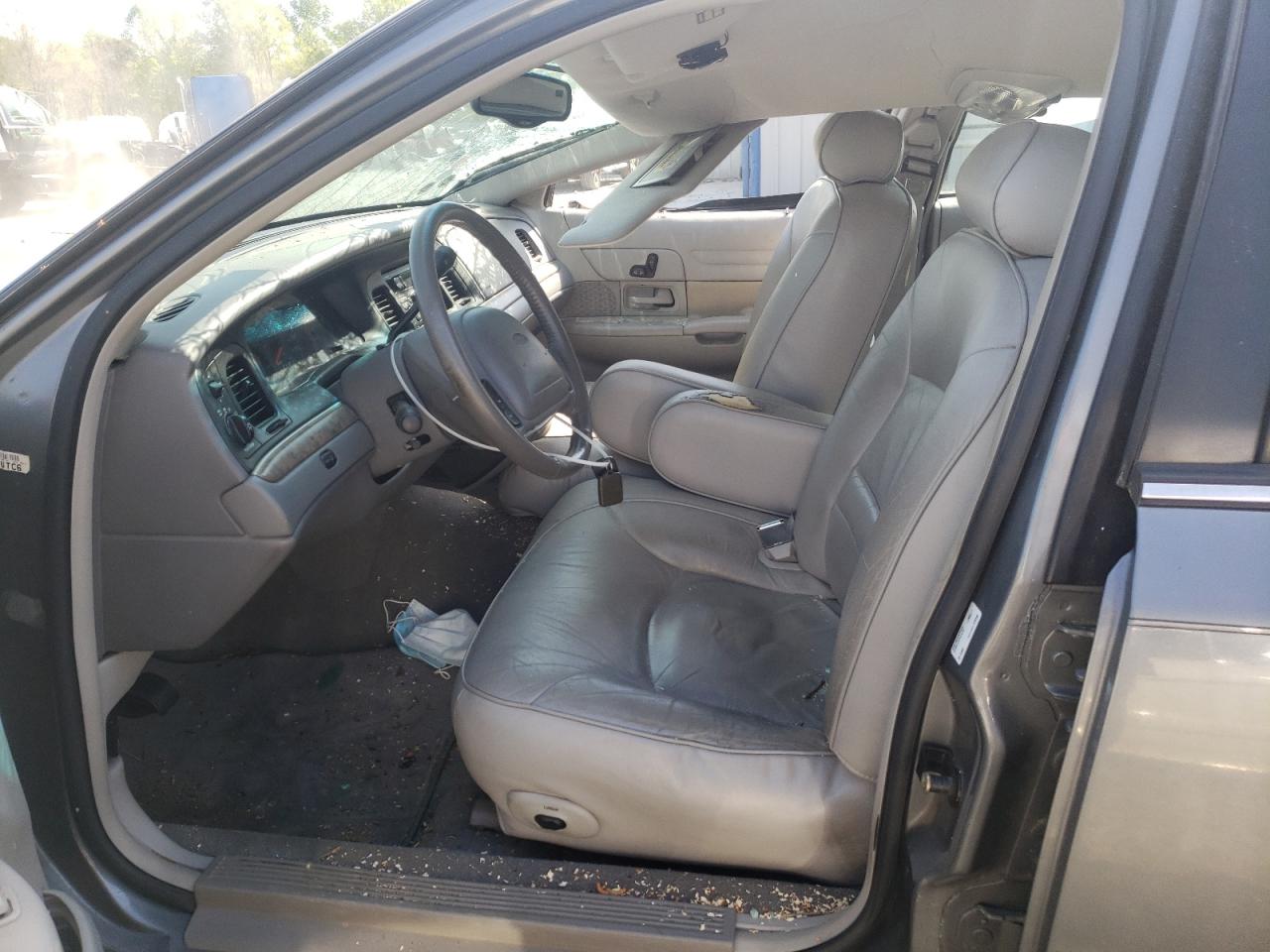 Photo 5 from auction – 1998 FORD CROWN VICT with VIN 2FAFP74W0WX132169