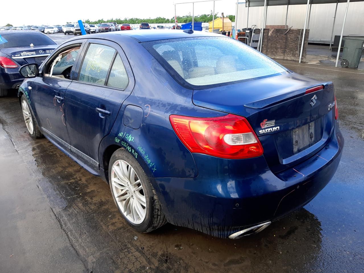 Photo 3 from auction – 2011 SUZUKI KIZASHI SP with VIN JS2RE9A81B6110367