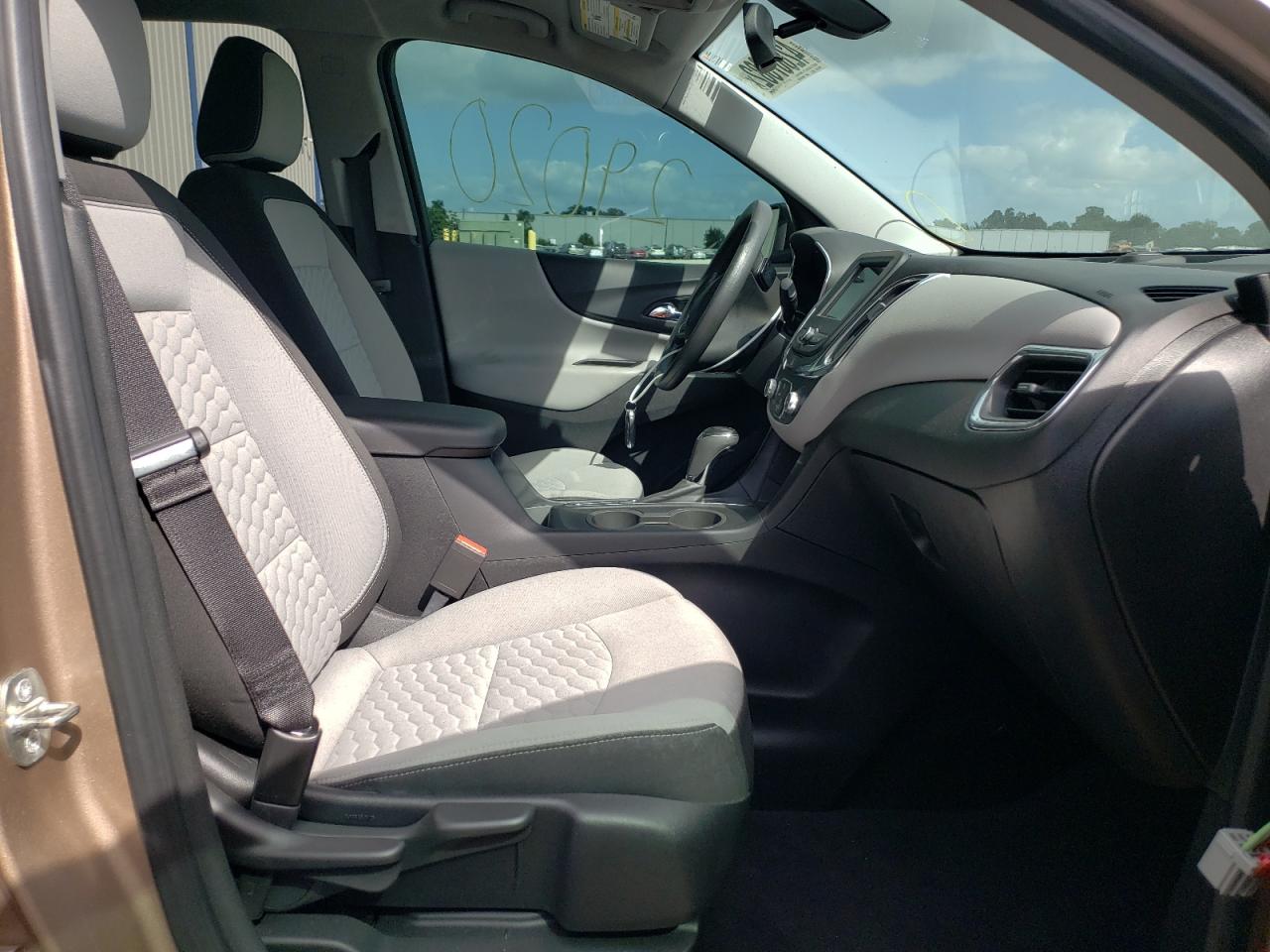 Photo 5 from auction – 2019 CHEVROLET EQUINOX LT with VIN 2GNAXKEVXK6240951