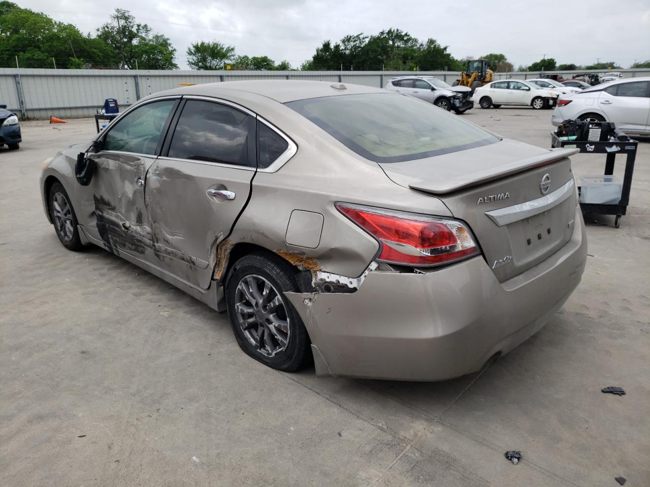 Photo 3 from auction – 2015 NISSAN ALTIMA 2.5 with VIN 1N4AL3AP8FC456205