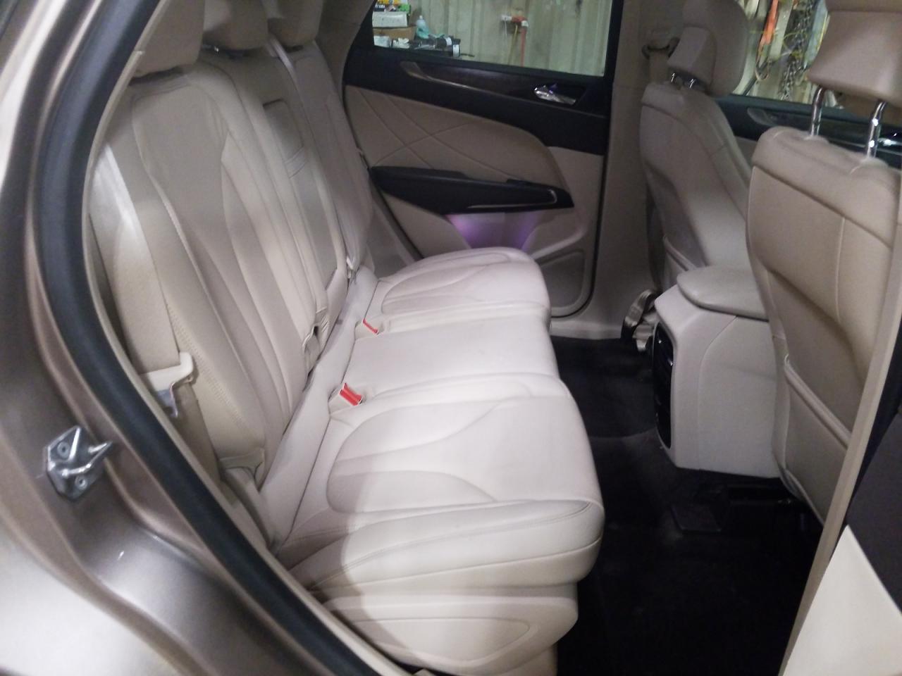 Photo 6 from auction – 2018 LINCOLN MKC RESERV with VIN 5LMCJ3C94JUL29518