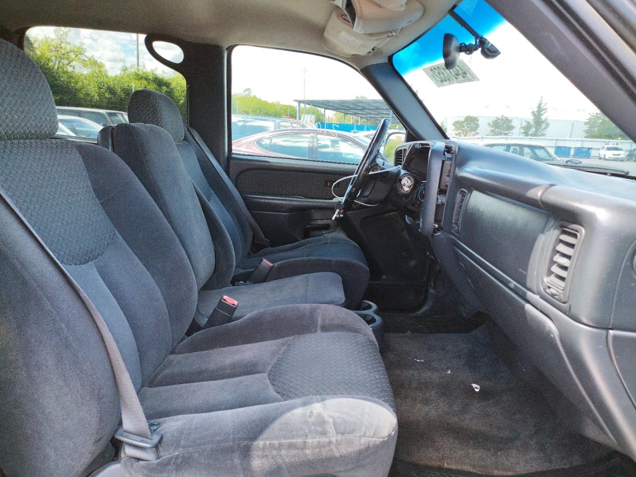 Photo 5 from auction – 2002 CHEVROLET AVALANCHE with VIN 3GNEC13T12G116757