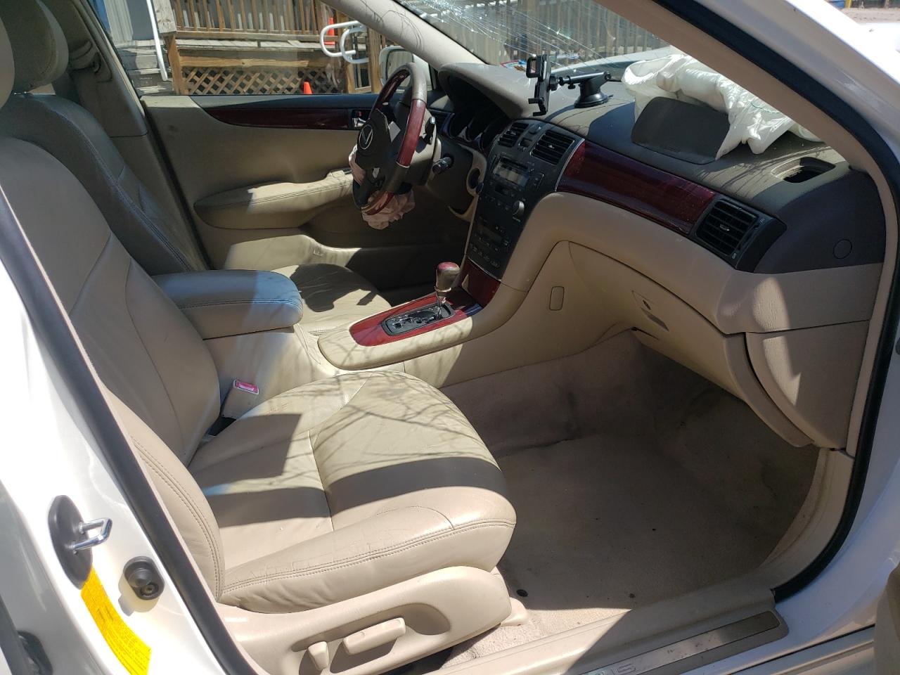 Photo 5 from auction – 2002 LEXUS ES 300 with VIN JTHBF30G225026190