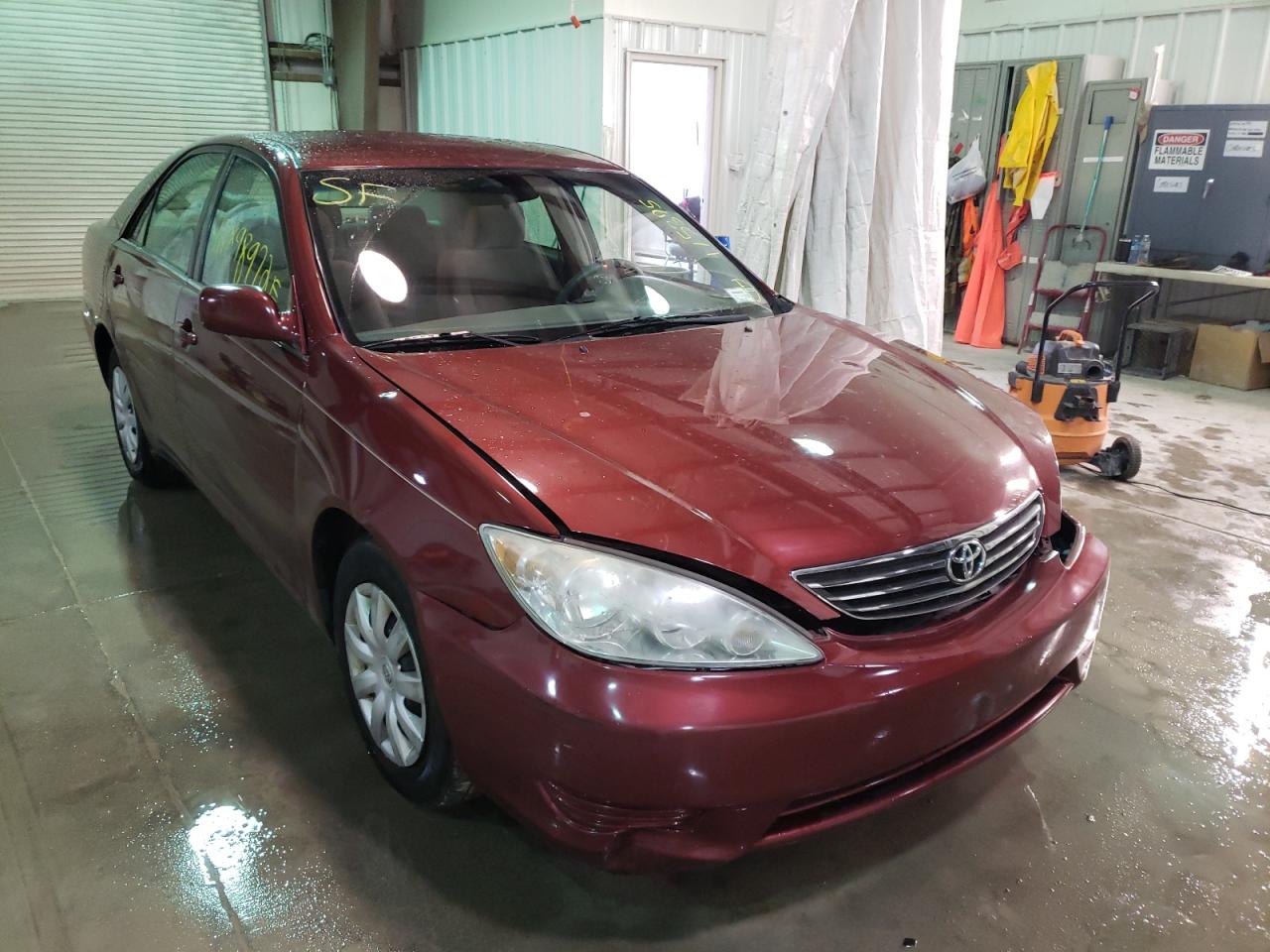 TOYOTA CAMRY LE 2005 with VIN 4T1BE32K25U043387 - Photo from auction