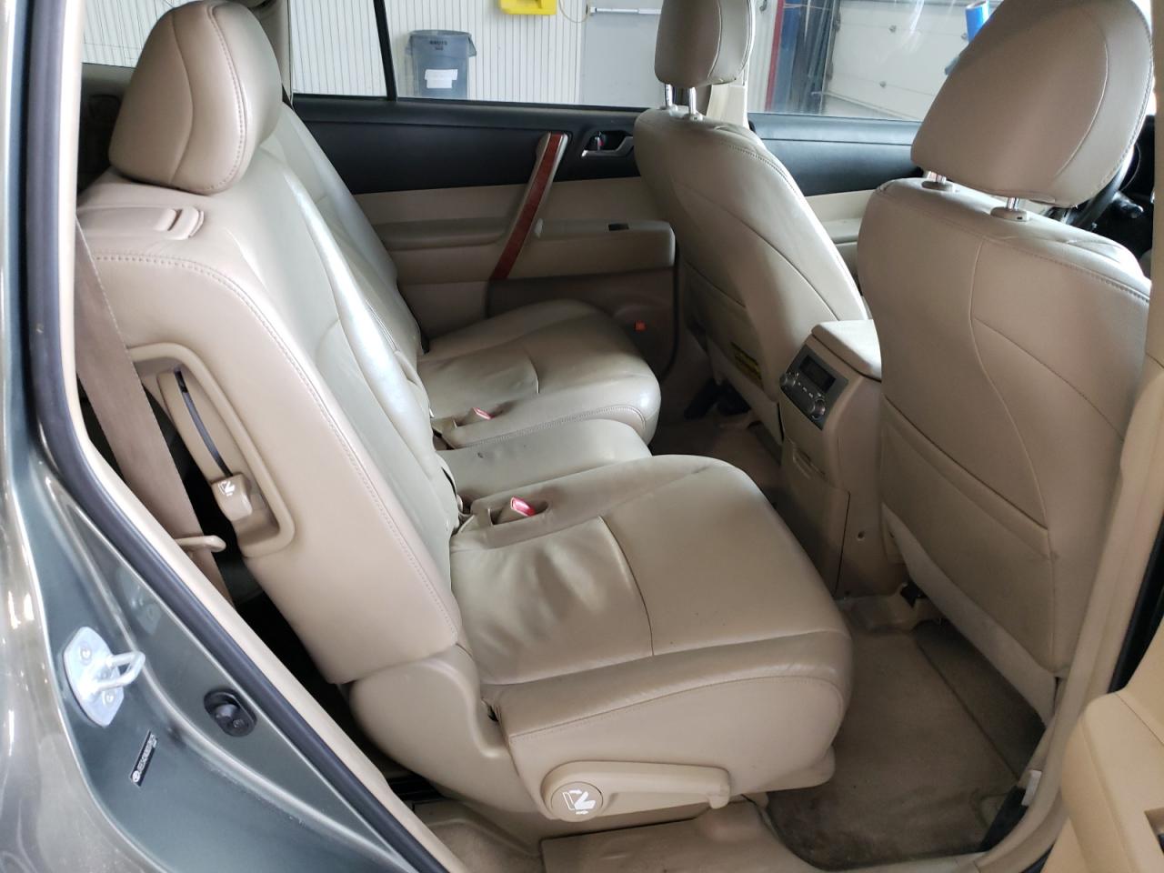 Photo 6 from auction – 2008 TOYOTA HIGHLANDER with VIN JTEES42A082078125