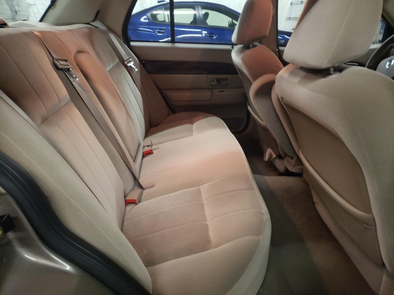 Photo 6 from auction – 2005 MERCURY GRAND MARQ with VIN 2MEFM74W75X639618